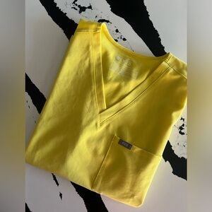 Limited Edition FIGS *LIFESAVER YELLOW* Catarina Top Shirt Sz L